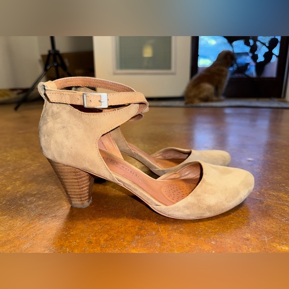 gentle souls Shoes - Gentle Souls By Kennith Cole suede ankle strap mary Jane size 7.5